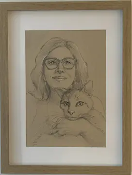 Gerahmtes Bleistiftportrait einer Person mit Katze nach Referenzfotos.
